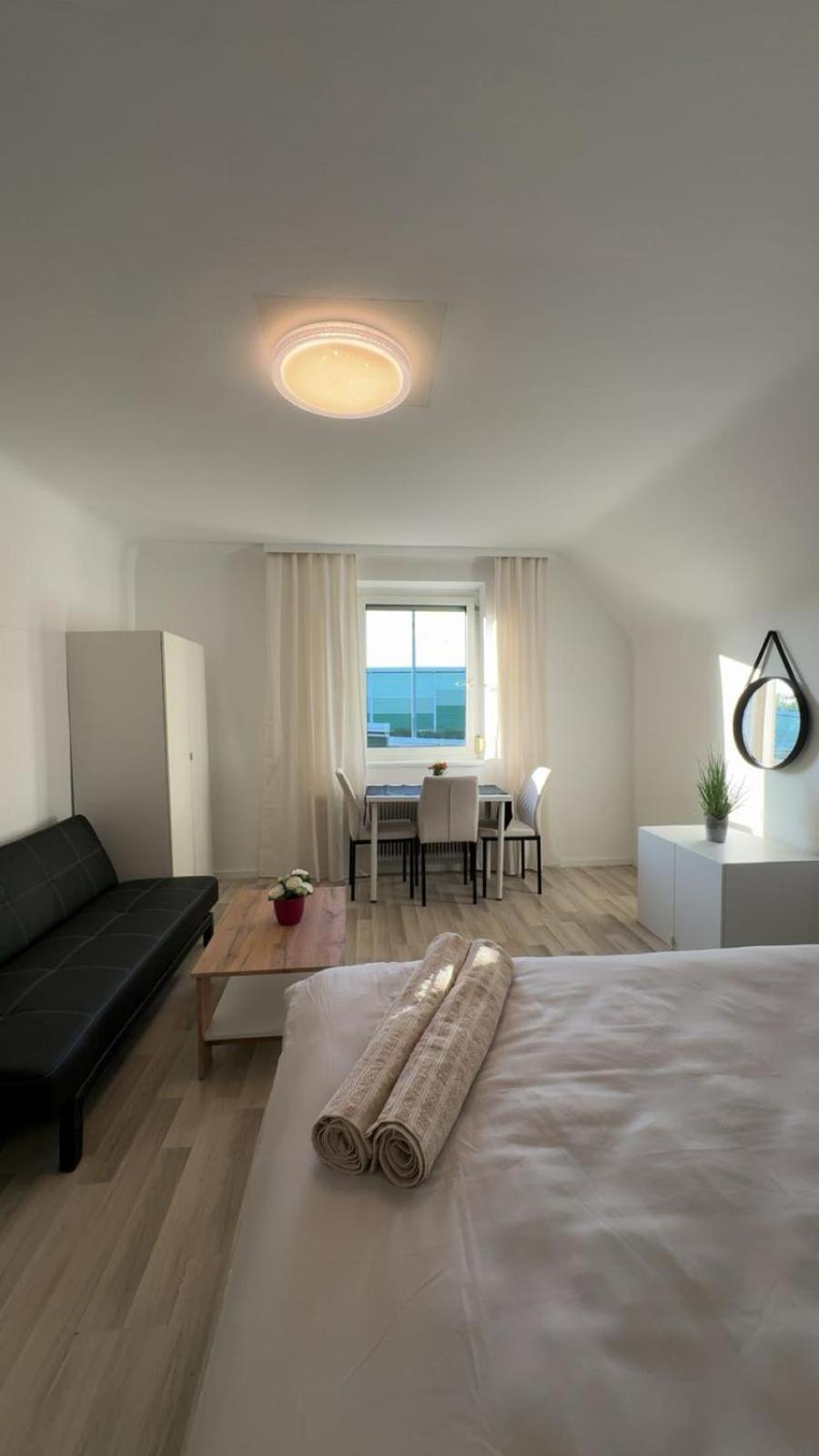 Apartment Spacious 6br Shared With Garden Near Danube For 16 Guests