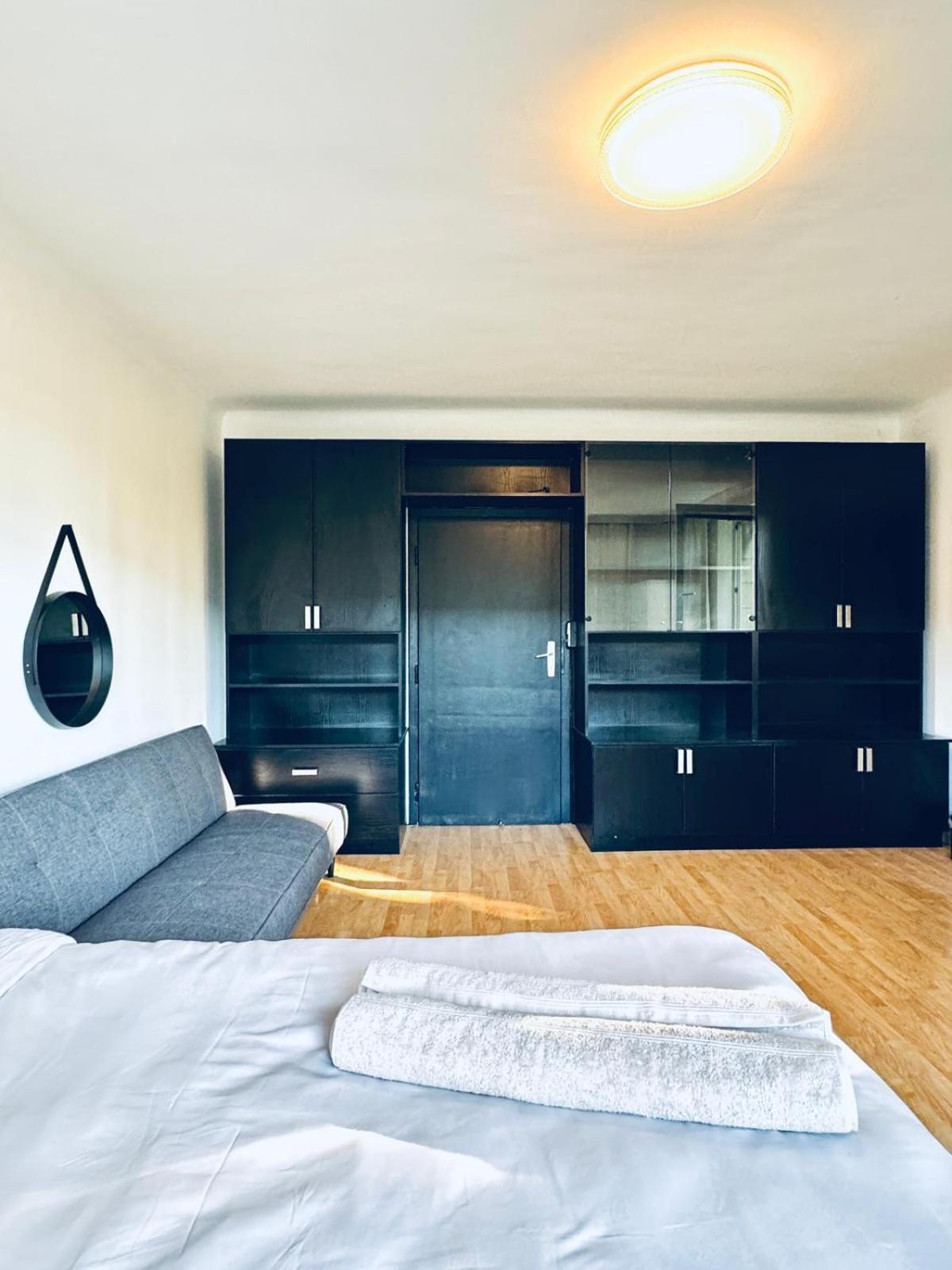 Spacious 6br Shared With Garden Near Danube For 16 Guests Appartement