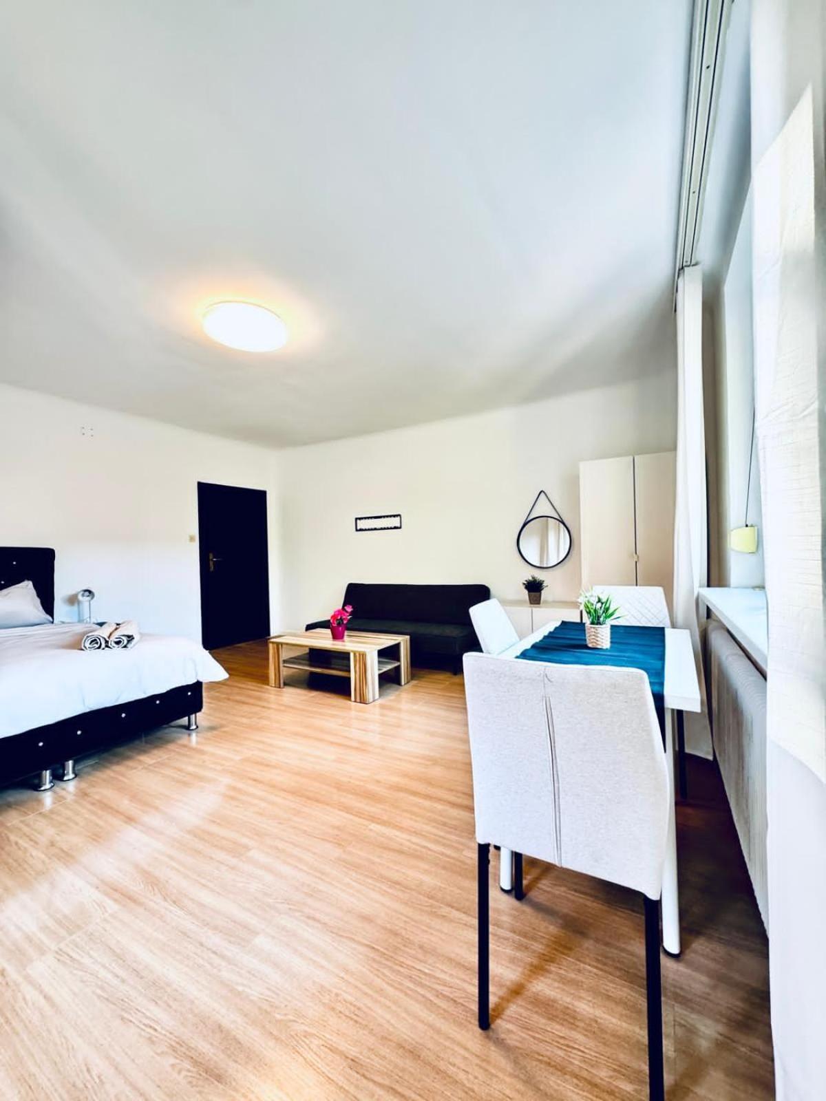 Spacious 6br Shared With Garden Near Danube For 16 Guests Appartement