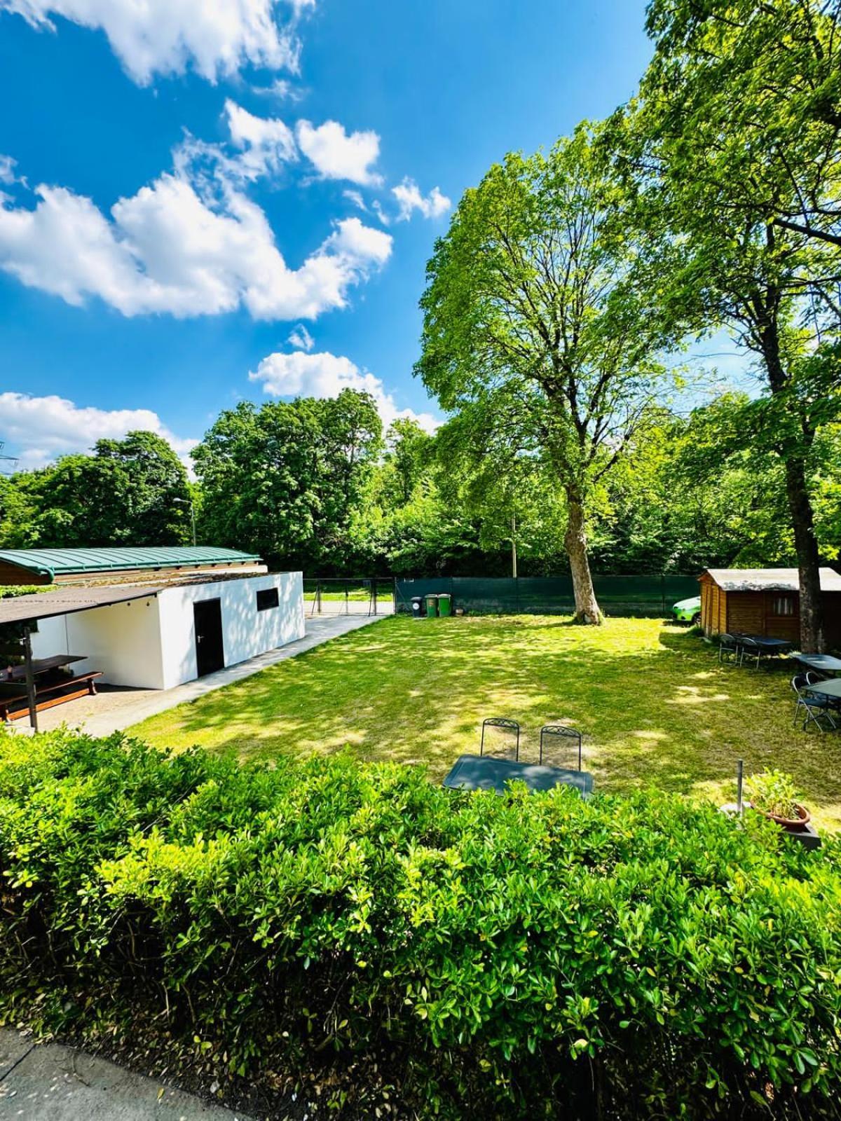 Spacious 6br Shared With Garden Near Danube For 16 Guests Apartment