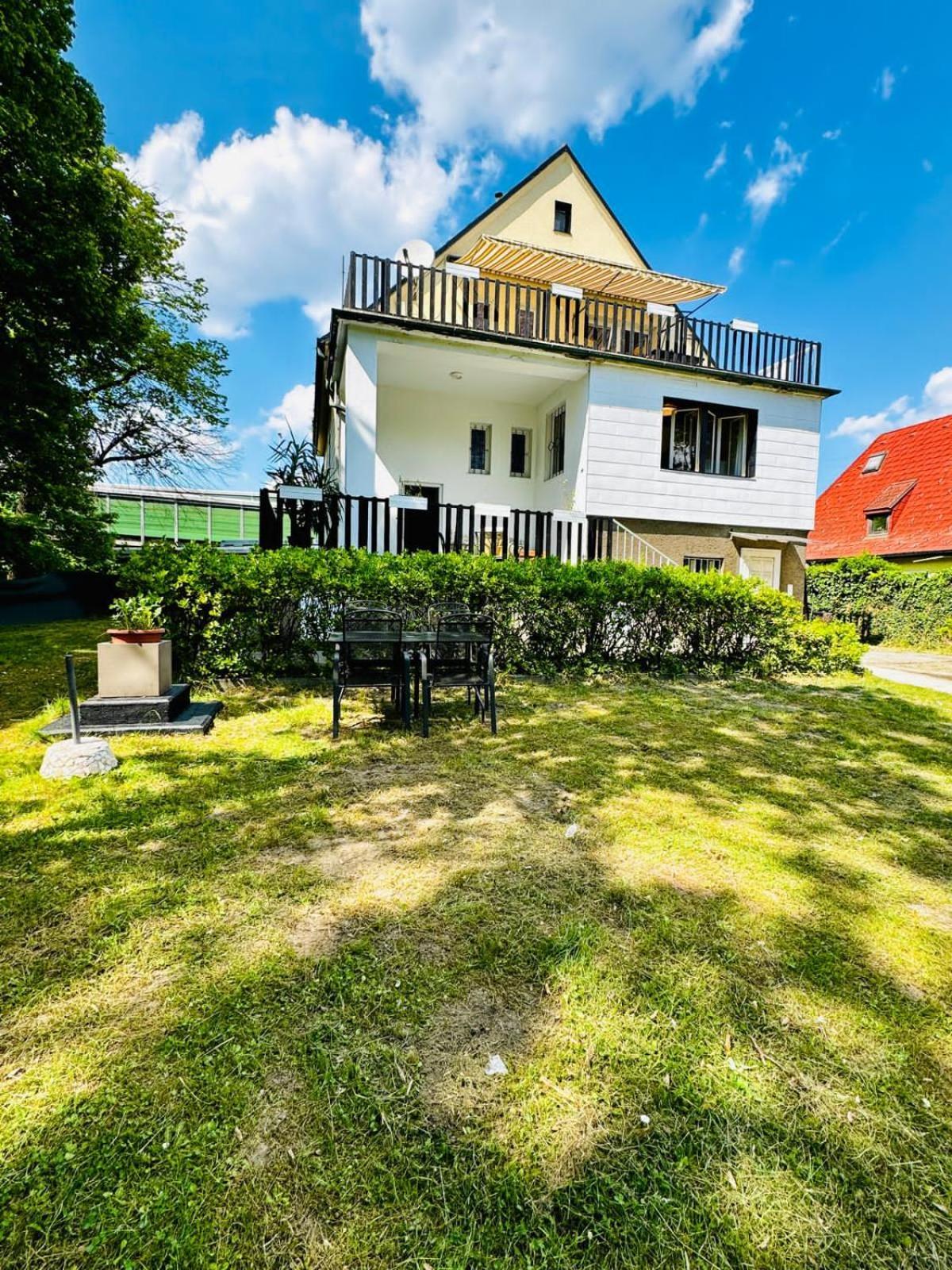 Spacious 6br Shared With Garden Near Danube For 16 Guests Appartement *
