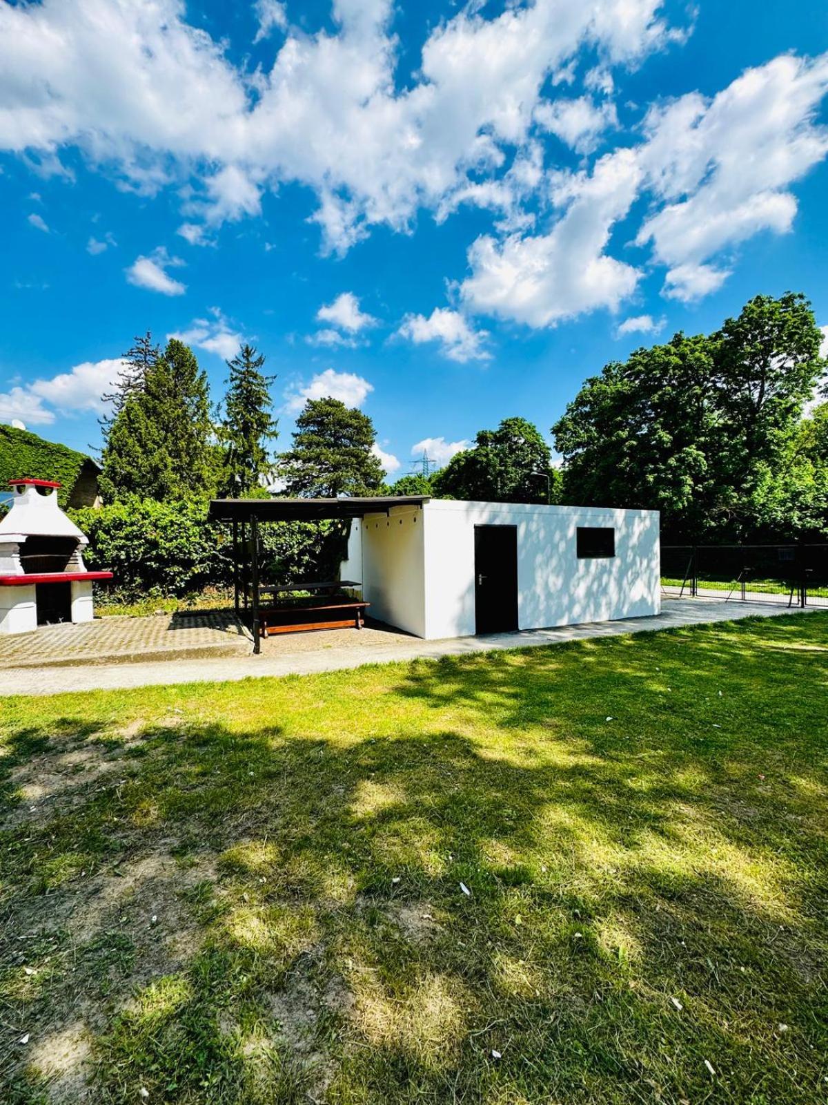 Spacious 6br Shared With Garden Near Danube For 16 Guests Appartement Vienne