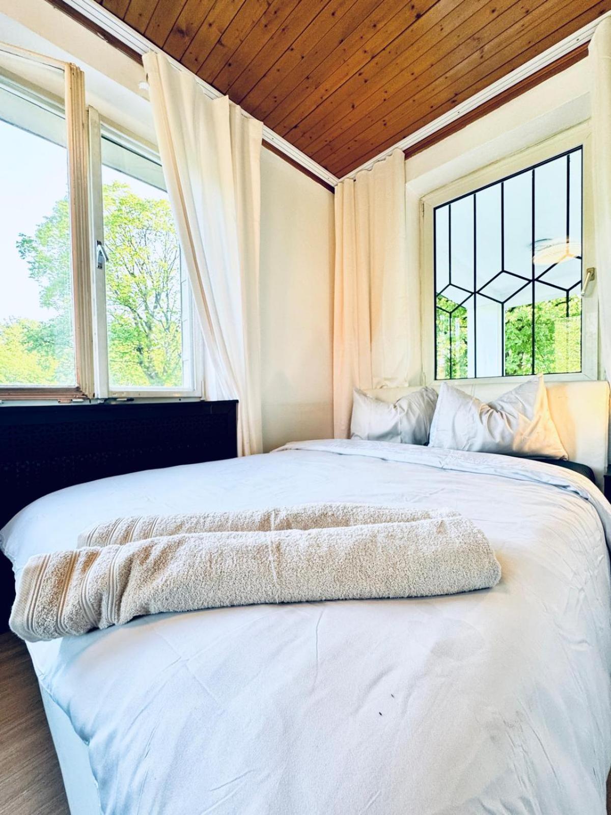 Spacious 6br Shared With Garden Near Danube For 16 Guests *